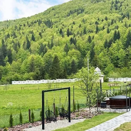 Holiday home #хвoя *